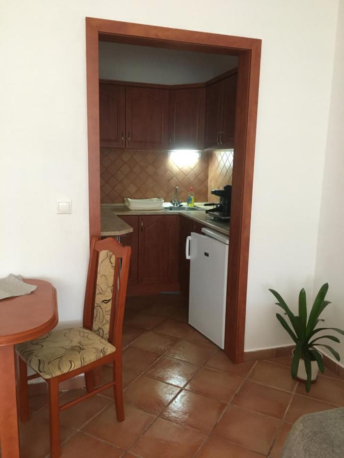 Noemi Apartman ไฮจ์ดุสโซบอสโล ภายนอก รูปภาพ
